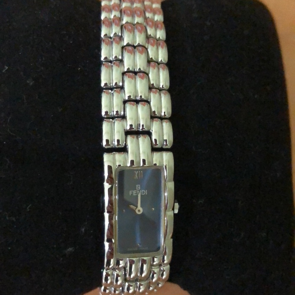 Watch - Picture 4 of 9